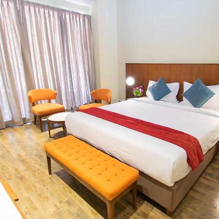 Octave Rococco Morjim Hotel Pernem Bagian luar foto
