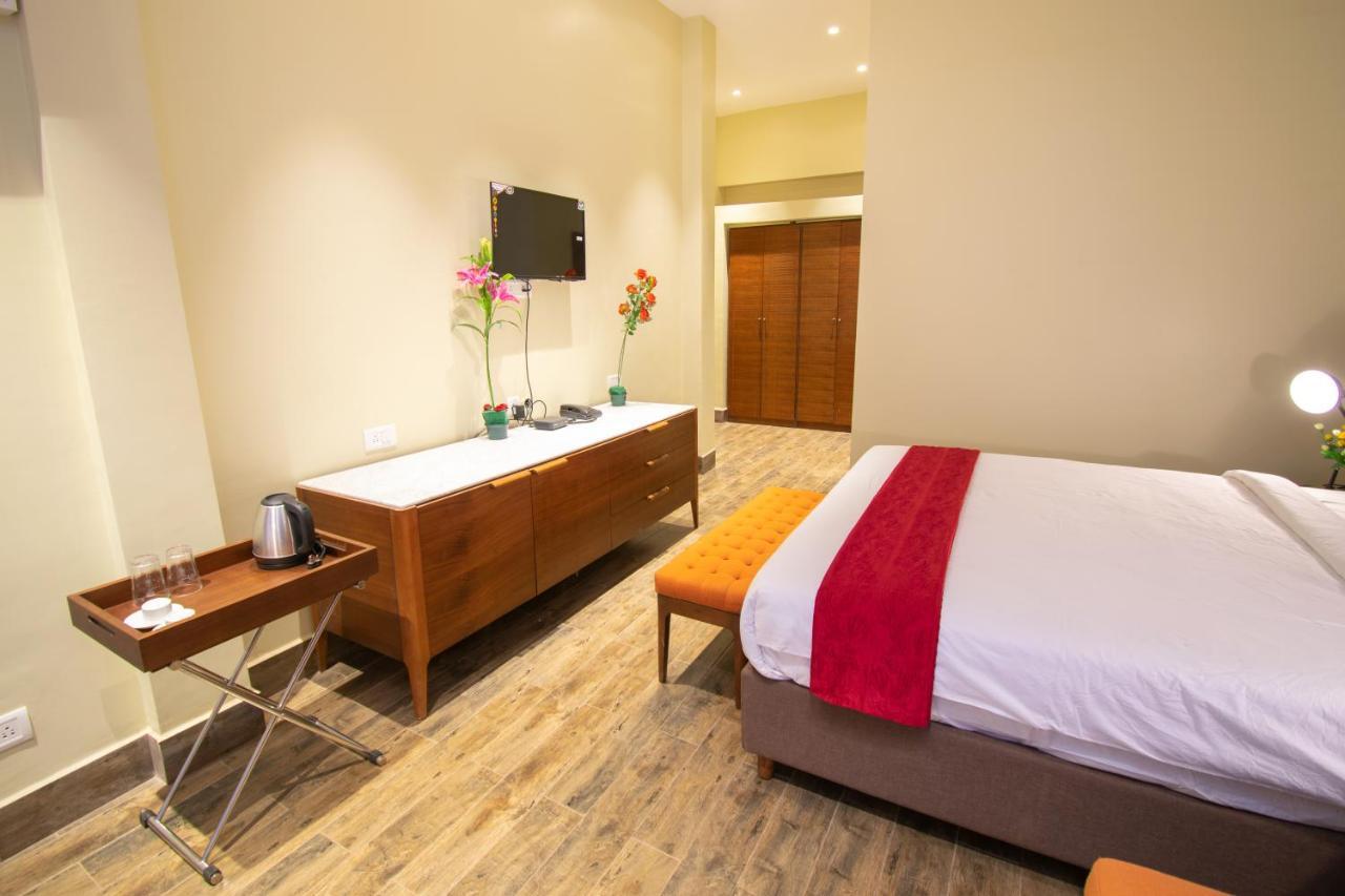 Octave Rococco Morjim Hotel Pernem Bagian luar foto