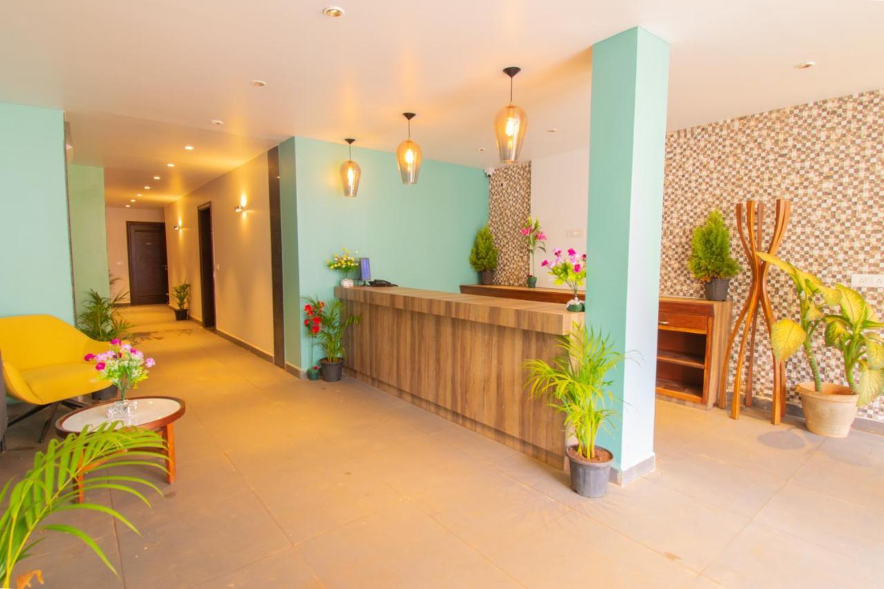 Octave Rococco Morjim Hotel Pernem Bagian luar foto