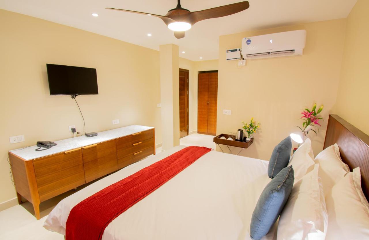 Octave Rococco Morjim Hotel Pernem Bagian luar foto