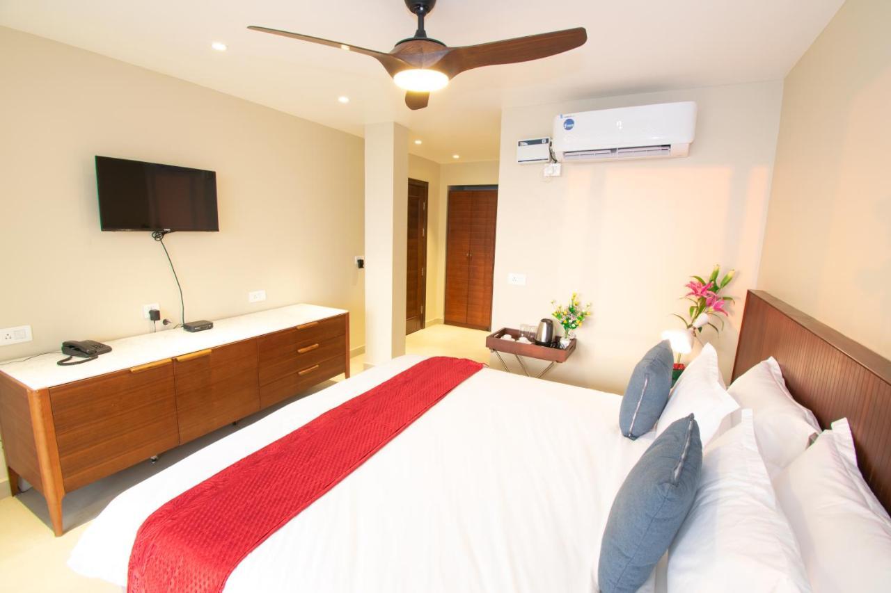 Octave Rococco Morjim Hotel Pernem Bagian luar foto