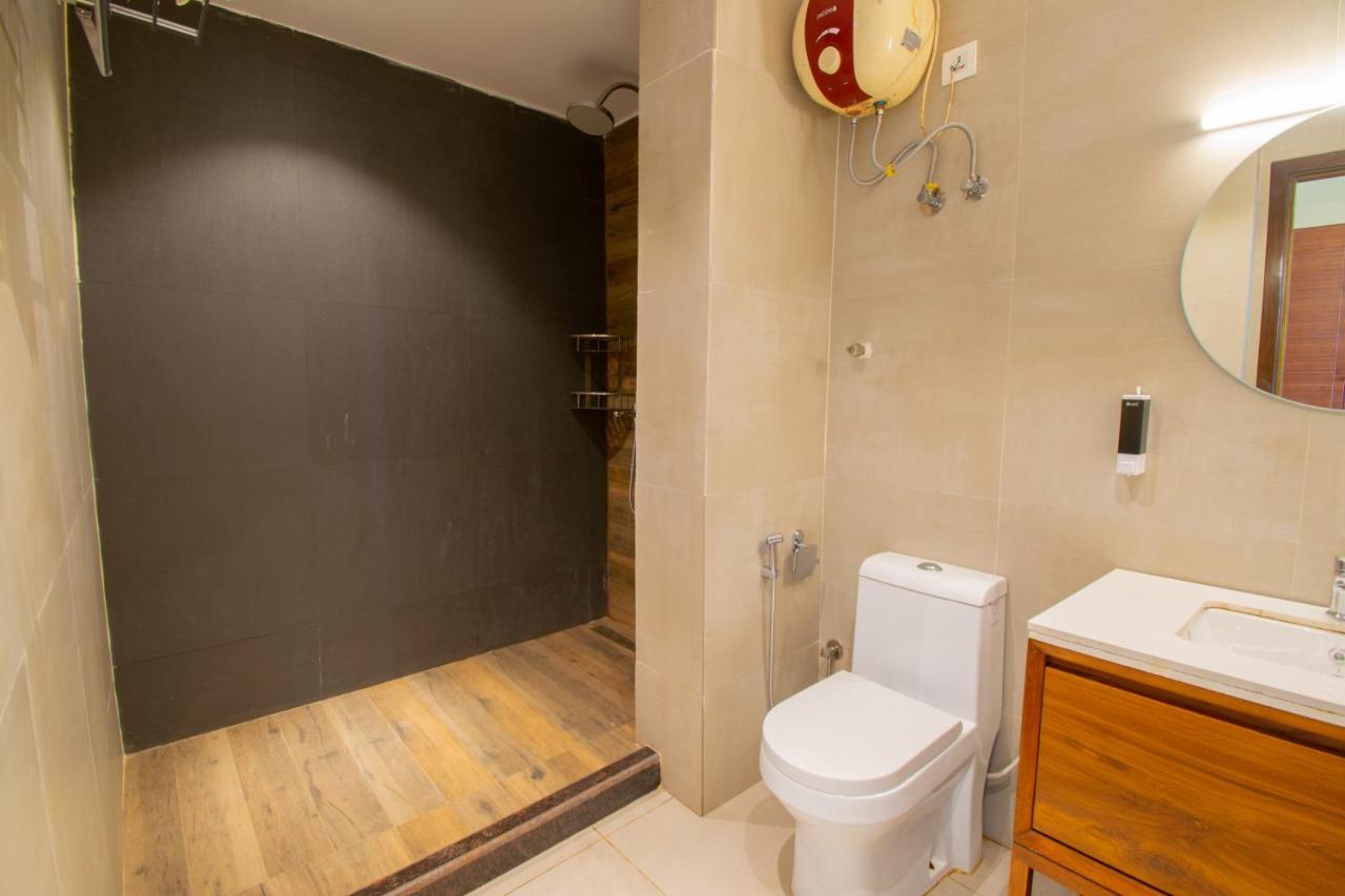 Octave Rococco Morjim Hotel Pernem Bagian luar foto