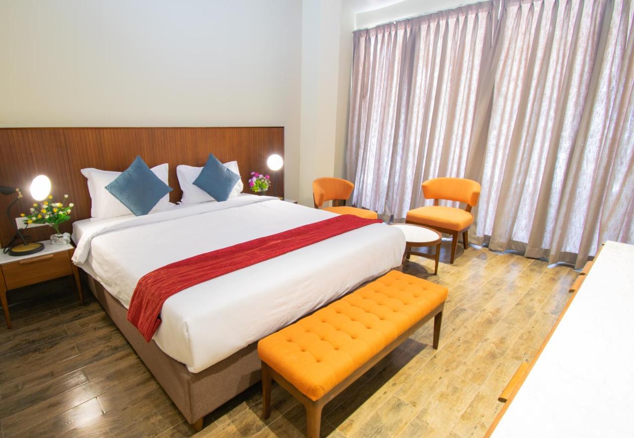 Octave Rococco Morjim Hotel Pernem Bagian luar foto