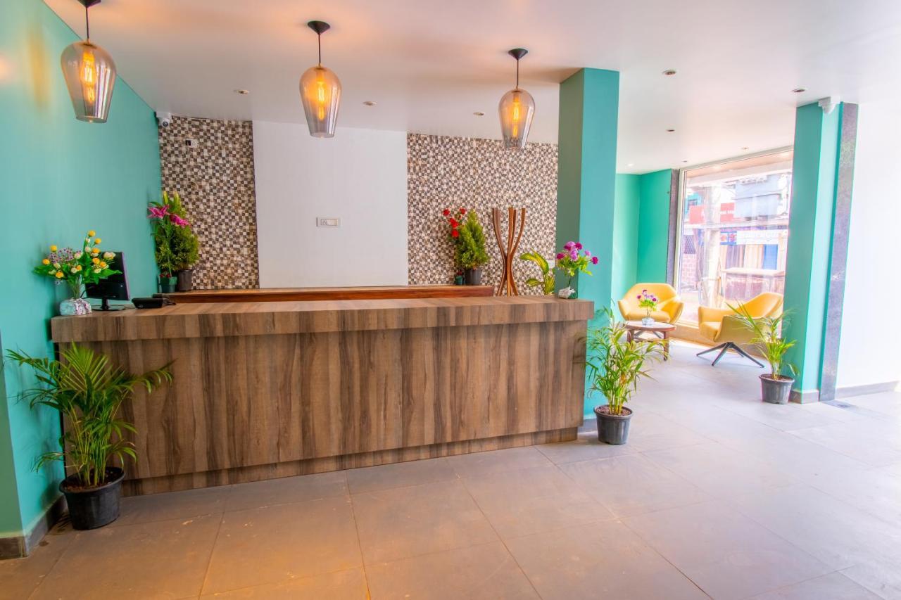Octave Rococco Morjim Hotel Pernem Bagian luar foto