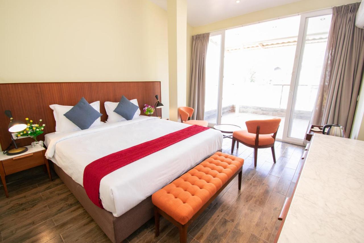 Octave Rococco Morjim Hotel Pernem Bagian luar foto