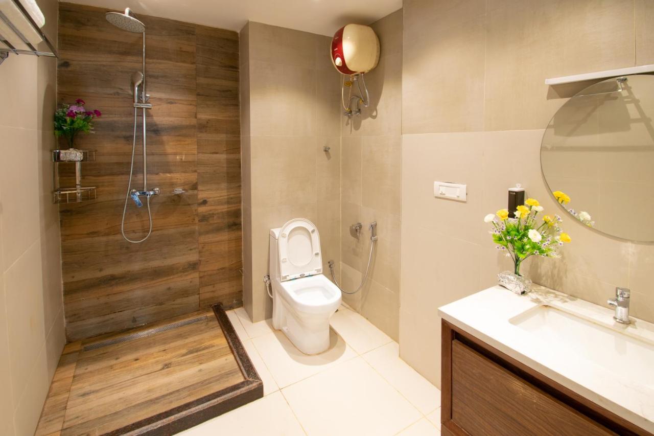 Octave Rococco Morjim Hotel Pernem Bagian luar foto