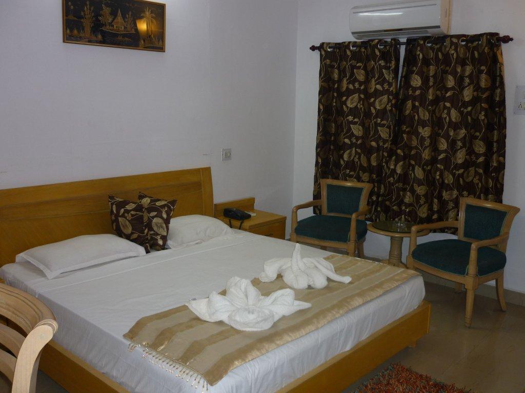 Octave Rococco Morjim Hotel Pernem Bagian luar foto
