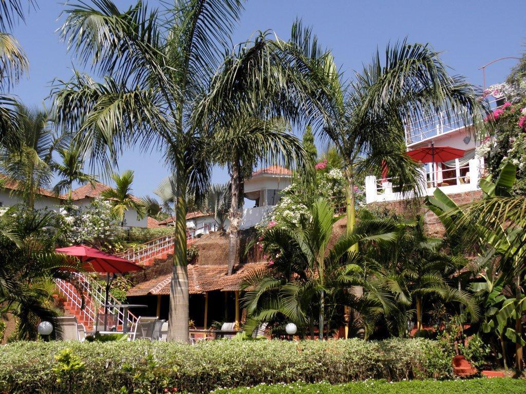 Octave Rococco Morjim Hotel Pernem Bagian luar foto