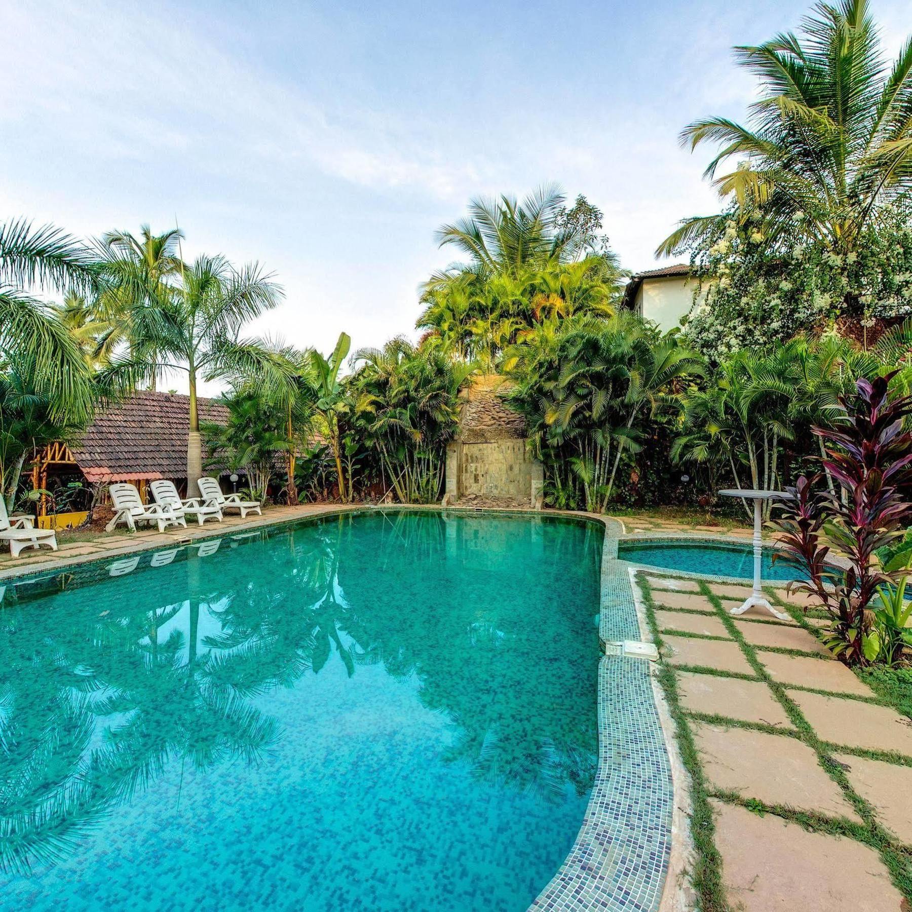 Octave Rococco Morjim Hotel Pernem Bagian luar foto