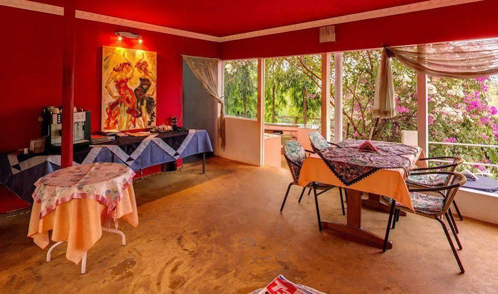 Octave Rococco Morjim Hotel Pernem Bagian luar foto